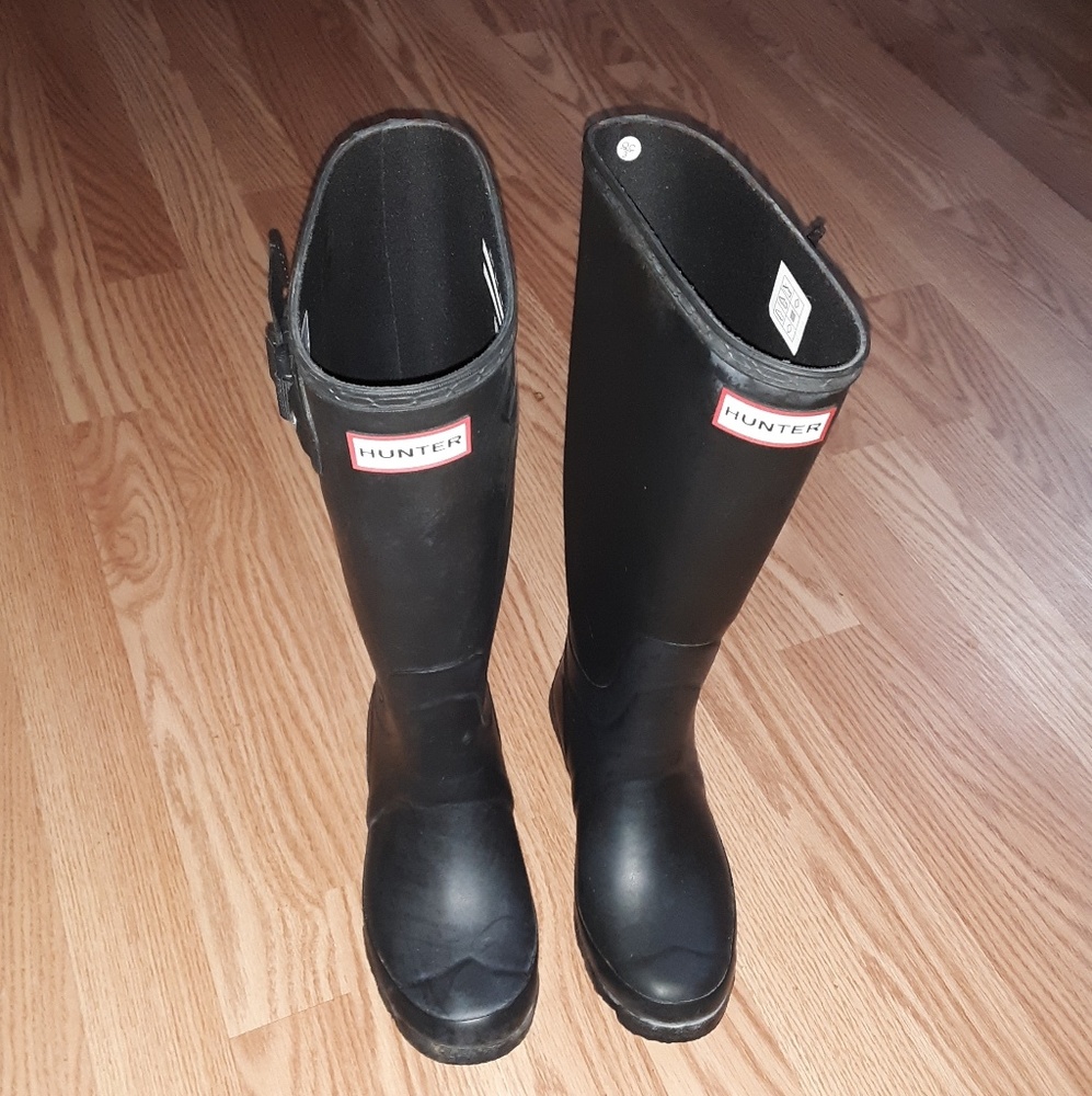 Hunter boots. Huntress wide calf. Size:US 6